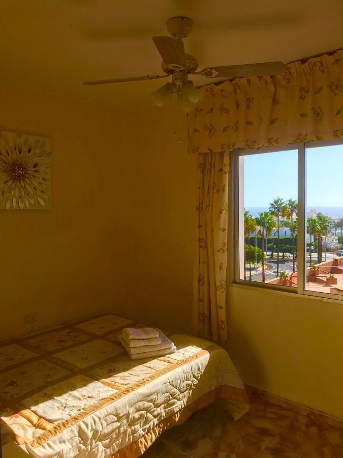 Sea-View Apartment With A Tennis Court Адехе Екстер'єр фото